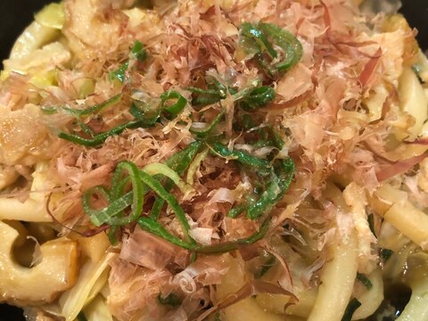 うどん弁当にちょい足し､キャベツたっぷり焼きうどん